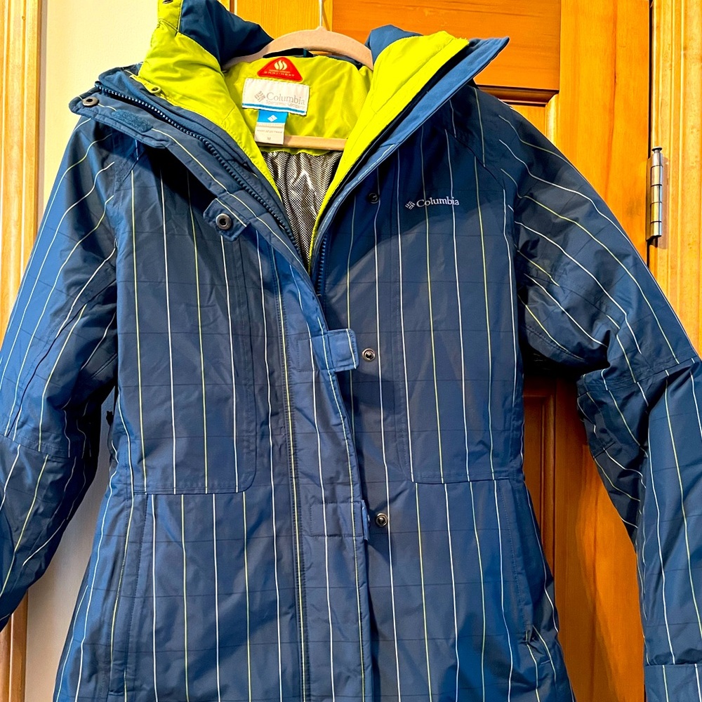 Columbia interchange 3 in 1 winter / ski jacket. Medium VGUC!